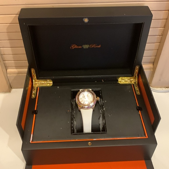 Glam Rock Watch !! Needs Battery - Picture 13 of 15